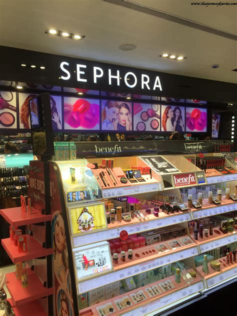 Sephora india - As Sephora opens its big black doors in India this year with a 3,200-square foot store at Select Citywalk in New Delhi, beauty junkies all over the country are doing …